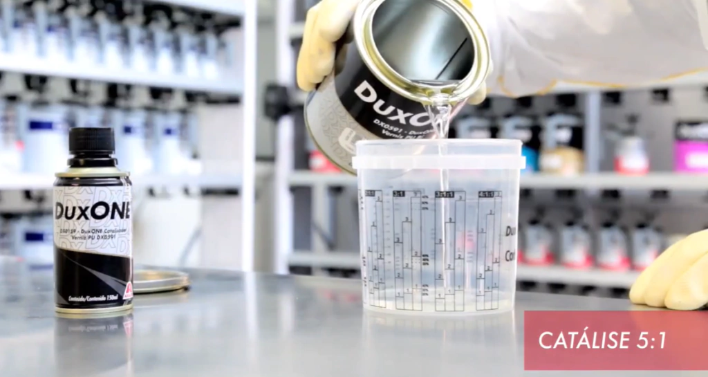 Verniz bi-componente com flake - Imagem 3